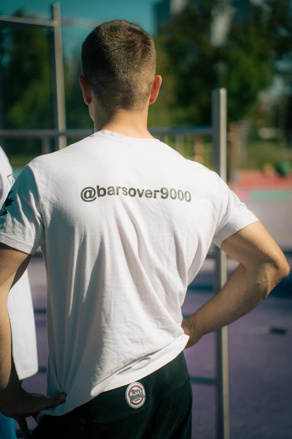 Athlete in a BO9K shirt at the rig